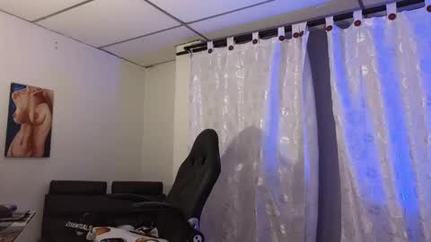 stuart_boy_ online show from 01-18-25, 03:53