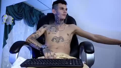 stuart_boy_ online show from 02-11-25, 07:54