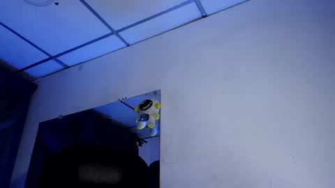 stuart_boy_ online show from 02-16-25, 03:47