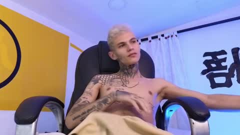 stuart_boy_ online show from 03-06-25, 07:47