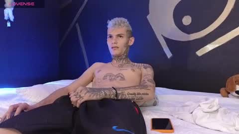 stuart_boy_ online show from 03-10-25, 08:45