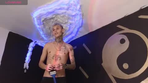 stuart_boy_ online show from 03-11-25, 12:54