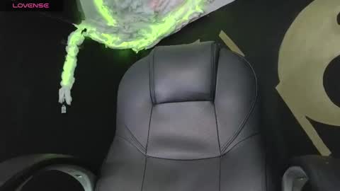 stuart_boy_ online show from 03-11-25, 07:04