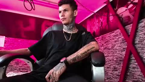 stuart_boy_ online show from 10-06-25, 03:48