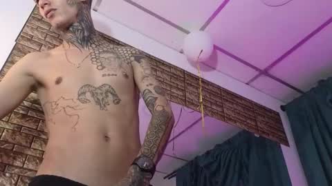 stuart_boy_ online show from 10-10-25, 04:11