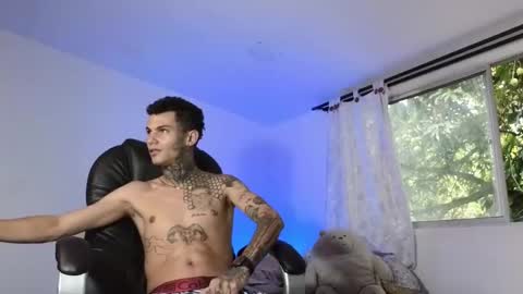 stuart_boy_ online show from 10-18-25, 07:36