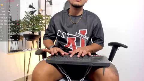 Snapshot of stud_samuel chatting on 09-16-25, 08:21 Samuel online show from 09-16-25, 08:21