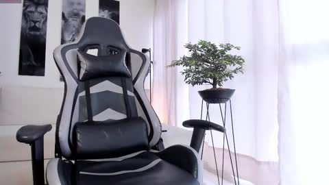 Snapshot of stud_samuel chatting on 11-05-25, 01:55 Samuel online show from 11-05-25, 01:55