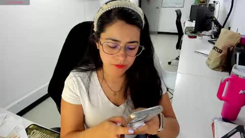 Snapshot of studcb_ chatting on 05-05-26, 11:13 studcb_ online show from 05-05-26, 11:13
