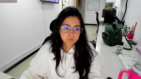 Snapshot of studcb_ chatting on 05-25-26, 10:27 studcb_ online show from 05-25-26, 10:27