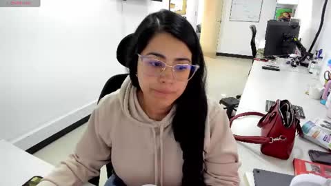 Snapshot of studcb_ chatting on 06-15-26, 08:22 studcb_ online show from 06-15-26, 08:22