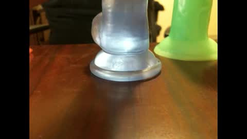 Snapshot of studinto chatting on 02-16-25, 06:32 BadBrad online show from 02-16-25, 06:32