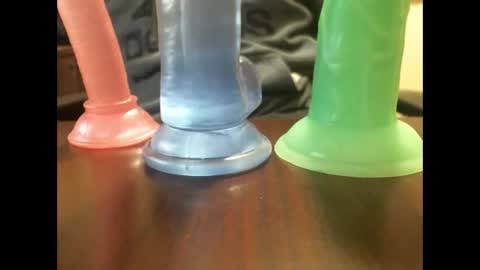 Snapshot of studinto chatting on 03-04-25, 04:38 BadBrad online show from 03-04-25, 04:38