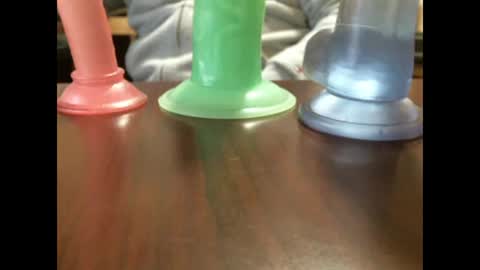 Snapshot of studinto chatting on 10-12-25, 07:40 BadBrad online show from 10-12-25, 07:40