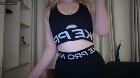 Sofa online show from 04-13-26, 09:31