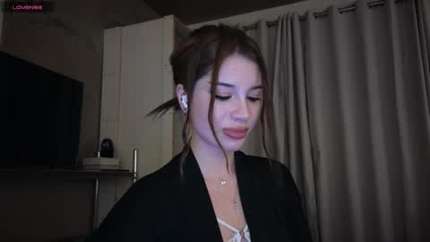 Snapshot of stuirt chatting on 05-05-26, 10:07 Sofa online show from 05-05-26, 10:07