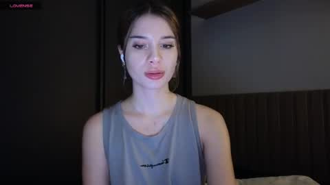 Snapshot of stuirt chatting on 05-31-26, 10:11 Sofa online show from 05-31-26, 10:11