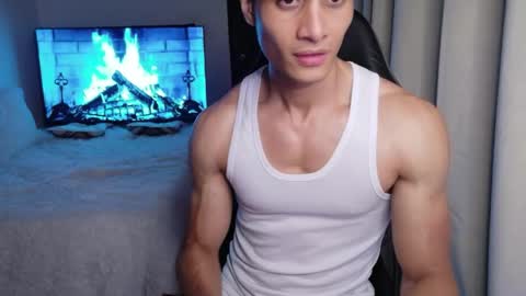 stylish man online show from 04-24-26, 11:18