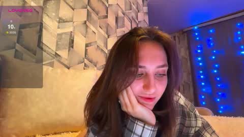 LINA online show from 09-17-25, 04:30