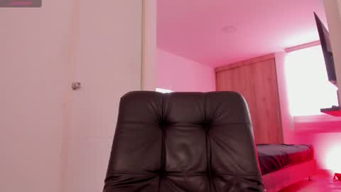 su_ssie online show from 02-11-25, 04:13