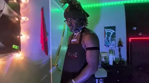 Hot Chocolate online show from 11-17-25, 01:33