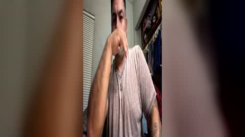 Snapshot of suavecito67 chatting on 06-15-26, 05:42 suavecito67 online show from 06-15-26, 05:42