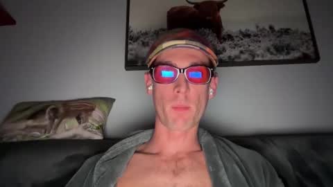 Snapshot of suavedailly chatting on 11-17-25, 09:26 suavedailly online show from 11-17-25, 09:26