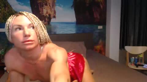 Snapshot of subbmarilyn chatting on 11-26-25, 10:05 subbmarilyn online show from 11-26-25, 10:05