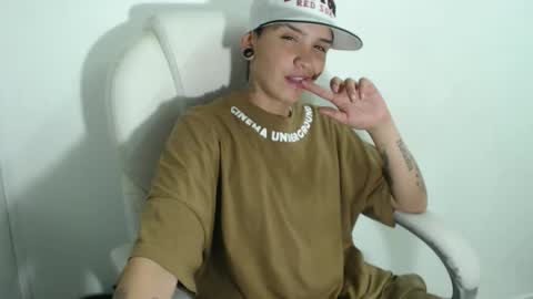 subgirlrs online show from 10-20-25, 03:07