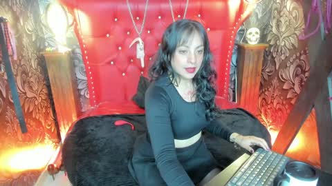 Yunna online show from 01-18-25, 12:36