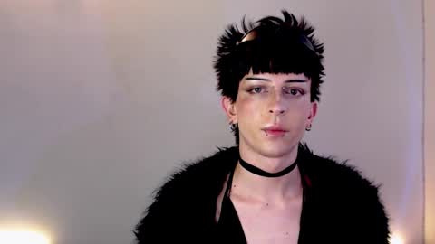 Snapshot of succubot chatting on 10-12-25, 11:31 Angel  online show from 10-12-25, 11:31