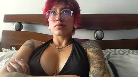 Snapshot of succubus_girl_ chatting on 06-15-26, 07:05 Alexy online show from 06-15-26, 07:05