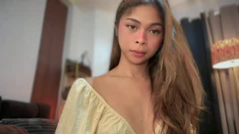 Snapshot of suckablechick chatting on 06-17-26, 04:15 Marry online show from 06-17-26, 04:15
