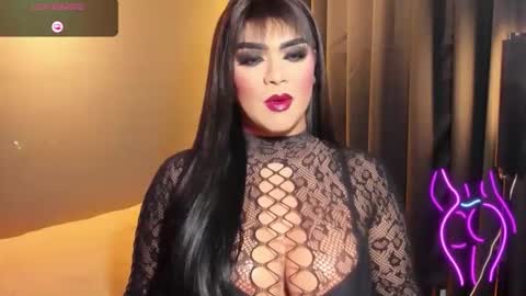 Snapshot of suckablecockoffreya chatting on 10-18-25, 06:52 JADE ELYSE online show from 10-18-25, 06:52