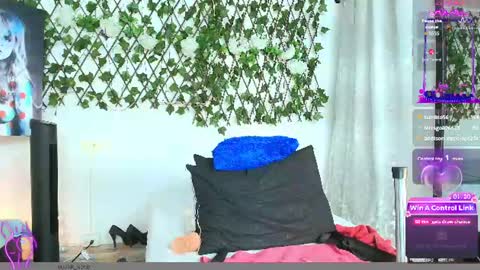 Snapshot of sugar_mom3 chatting on 06-11-26, 12:32 nancy online show from 06-11-26, 12:32