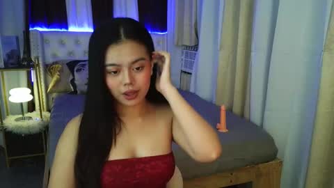 Snapshot of sugar_pinay18x chatting on 01-09-26, 08:43 sugar_pinay18x online show from 01-09-26, 08:43