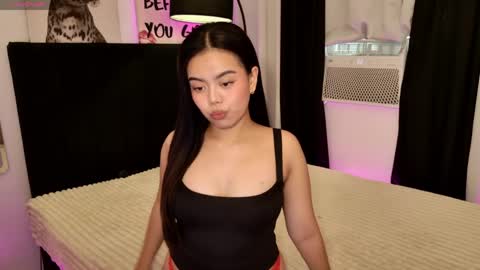 Snapshot of sugar_pinay18x chatting on 04-26-26, 12:08 sugar_pinay18x online show from 04-26-26, 12:08