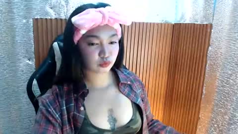 Snapshot of sugarcaramel chatting on 01-27-25, 06:20 Sugar online show from 01-27-25, 06:20