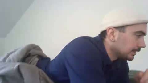 Snapshot of sugargay222 chatting on 06-16-26, 06:21 Sugar online show from 06-16-26, 06:21