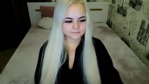 Snapshot of sugarkissx chatting on 10-14-25, 06:31 sugarkissx online show from 10-14-25, 06:31