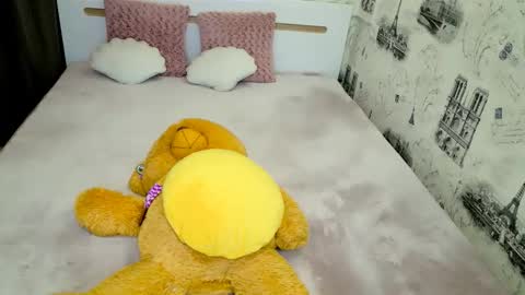 Snapshot of sugarkissx chatting on 10-18-25, 06:08 sugarkissx online show from 10-18-25, 06:08