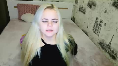 Snapshot of sugarkissx chatting on 11-15-25, 06:48 sugarkissx online show from 11-15-25, 06:48