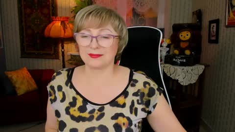 Vivien online show from 12-12-24, 01:17
