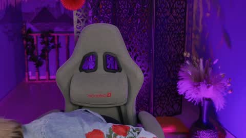 Vivien online show from 12-15-24, 01:32