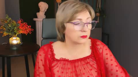 Vivien online show from 12-19-24, 01:07