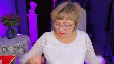 Vivien online show from 01-09-25, 01:02