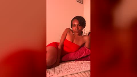 Snapshot of sugarwithkim chatting on 06-02-26, 12:40 Kim Lee online show from 06-02-26, 12:40