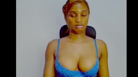 Snapshot of sugax_cuntwetxx chatting on 09-18-25, 09:28 Ivy online show from 09-18-25, 09:28