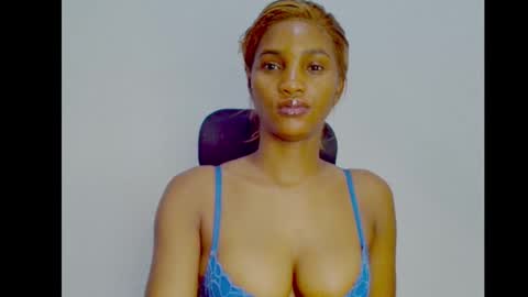 Snapshot of sugax_cuntwetxx chatting on 09-19-25, 12:28 Ivy online show from 09-19-25, 12:28