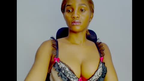 Snapshot of sugax_cuntwetxx chatting on 09-20-25, 12:33 Ivy online show from 09-20-25, 12:33